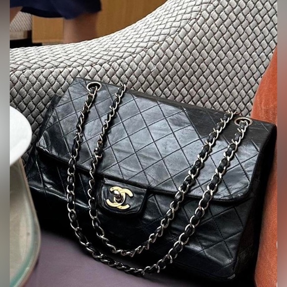 Vintage 1989 Chanel medium classic flap - Picture 16 of 16